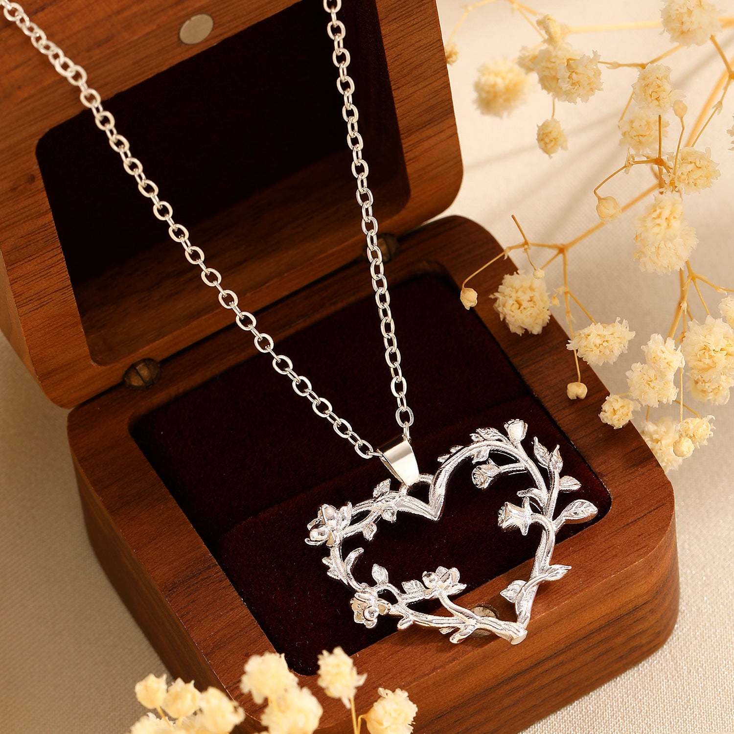 Thorny Rose Clavicle