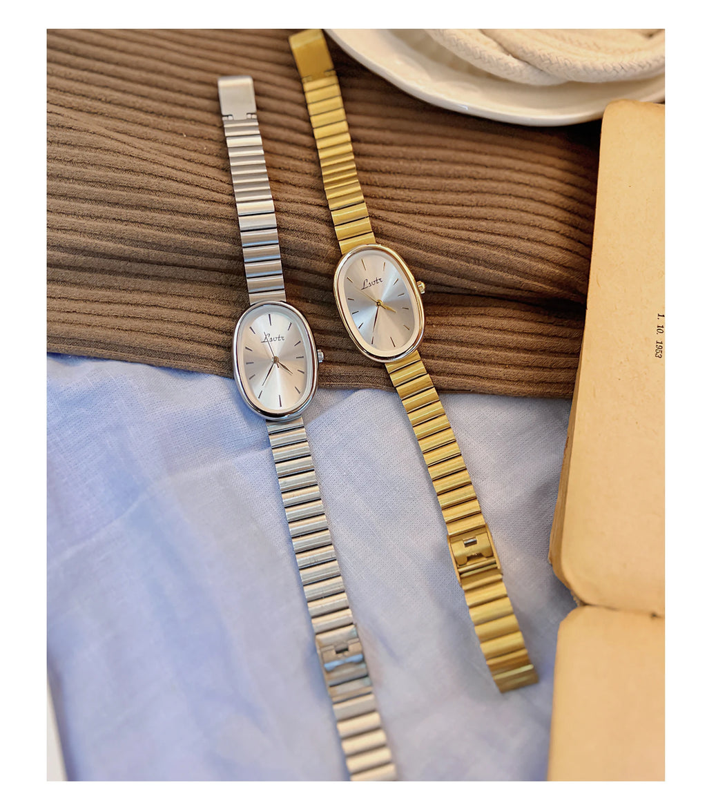 Fashionable Women's Watch With Gold Bracelet,