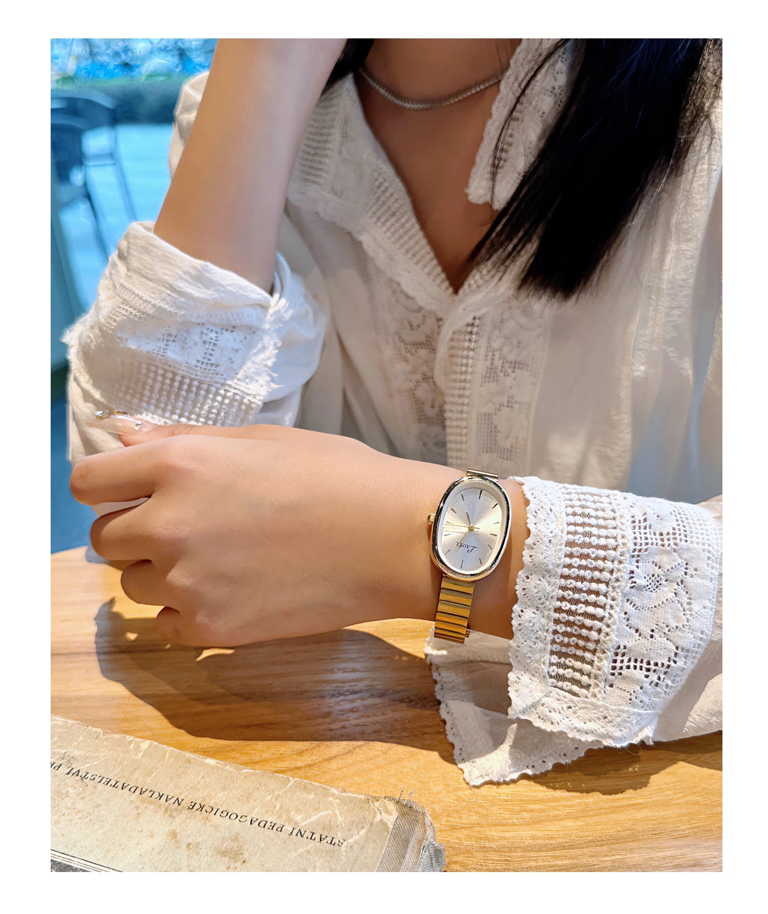 Fashionable Women's Watch With Gold Bracelet,