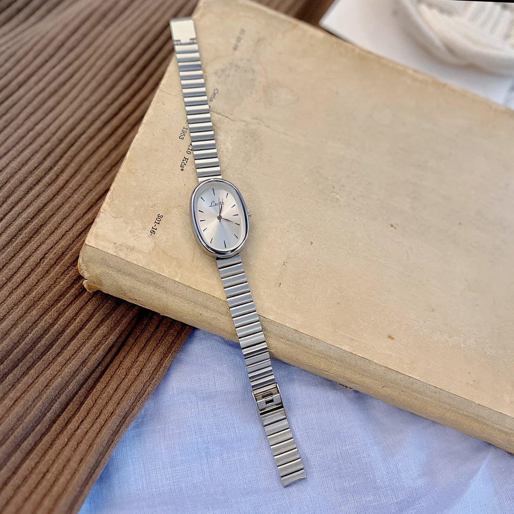 Fashionable Women's Watch With Gold Bracelet,