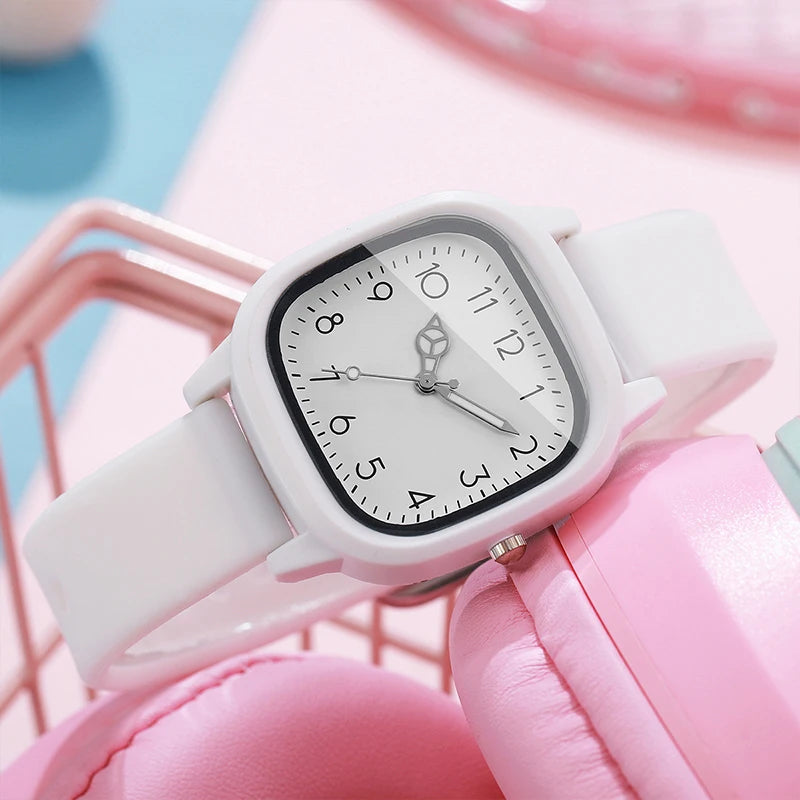 Women Quartz Watch Casual Silicone Band Ladies Wristwatch