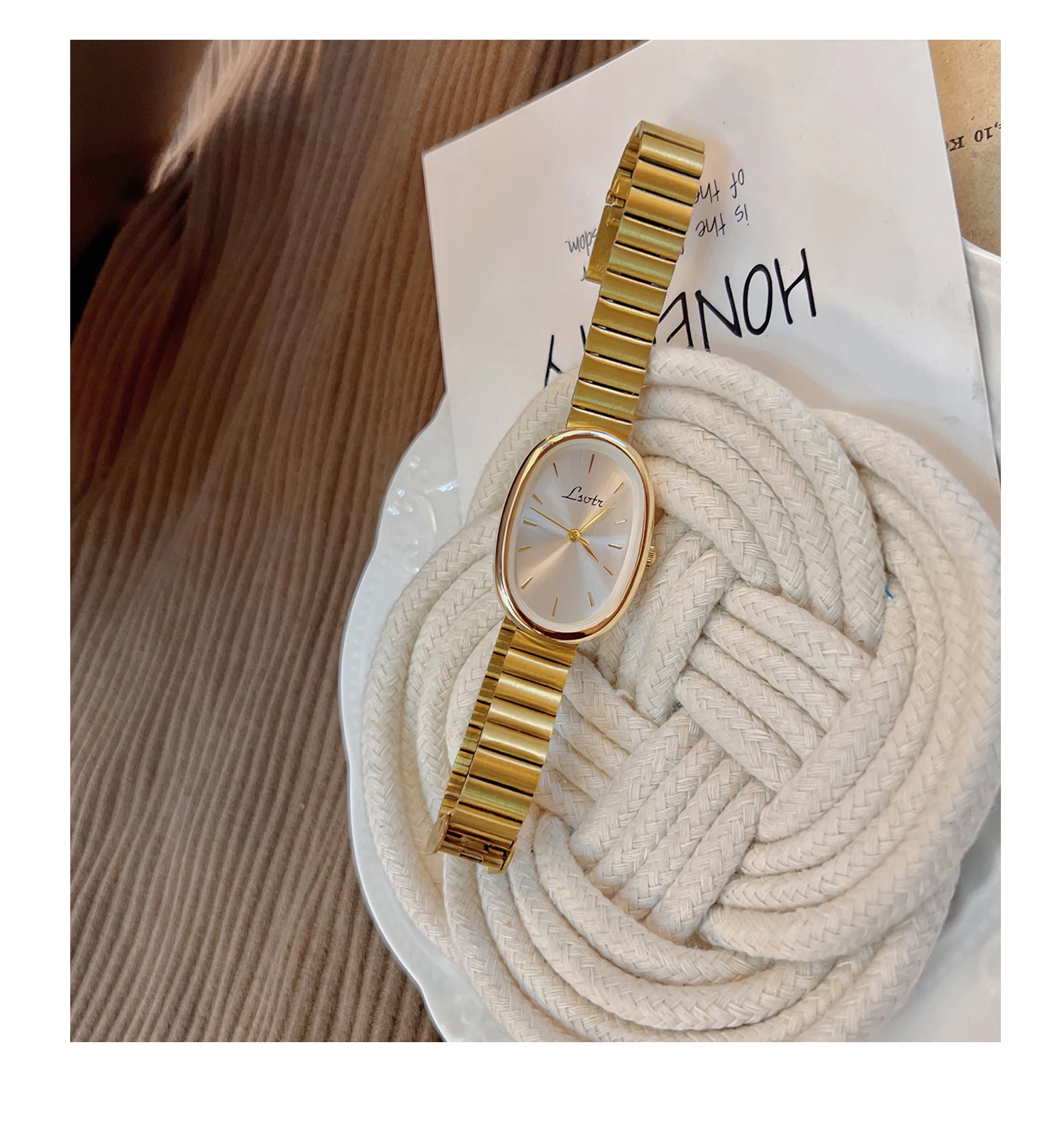 Fashionable Women's Watch With Gold Bracelet,