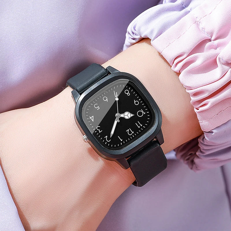 Women Quartz Watch Casual Silicone Band Ladies Wristwatch