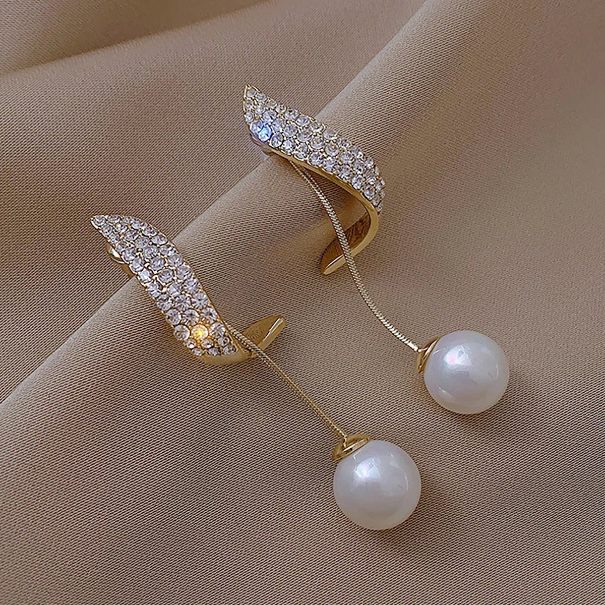 2 Women's Silver Needle Bow Studded With Diamond Pearl Earrings,