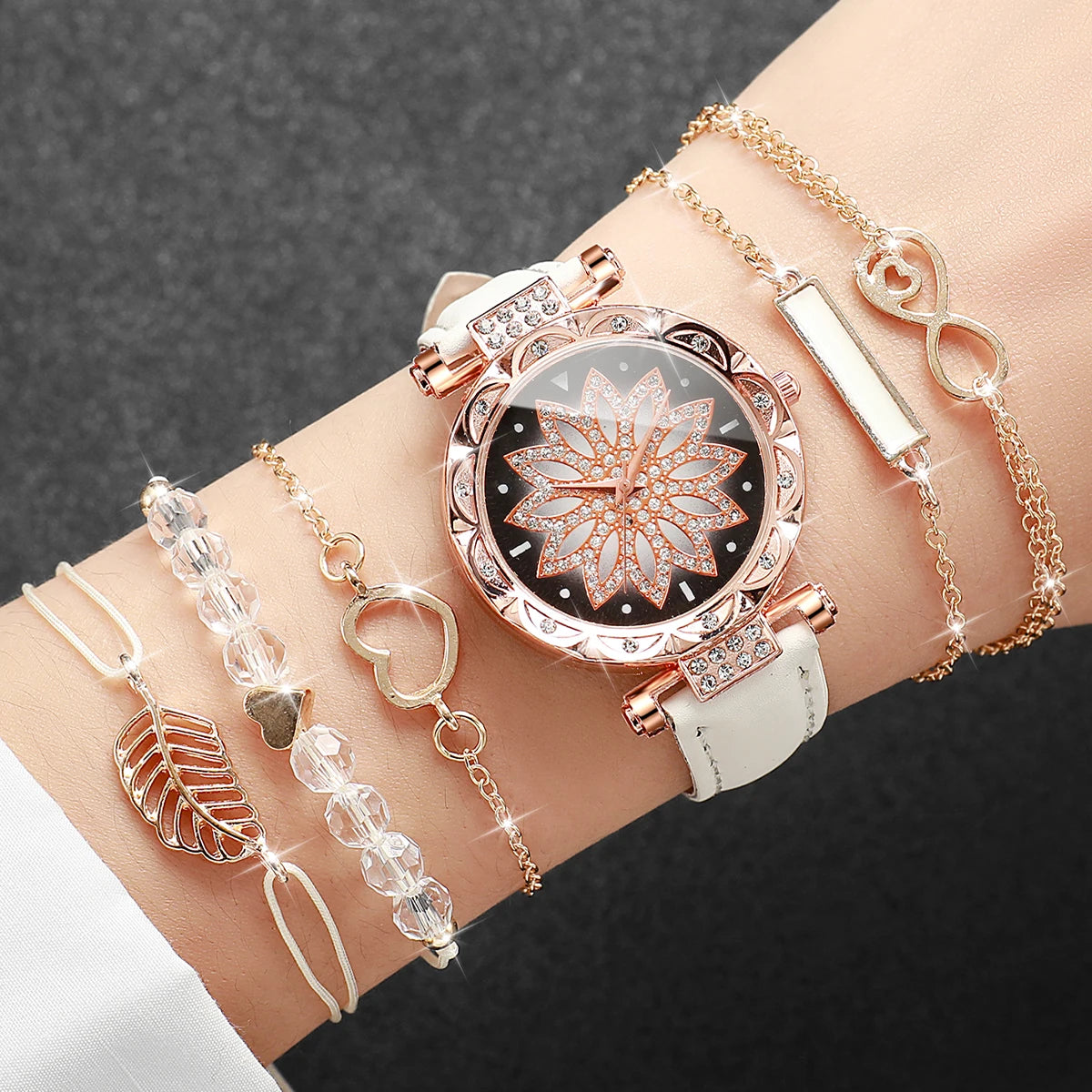 Heart Dial Women's Watch Casual Leather Band Analog Quartz Watch Leaf Bracelets Set Without Box）